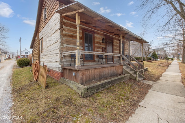 view of front of home featuring a porch