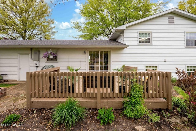 2440 E Bluelick Rd, Lima, OH 45801 - back of house with a deck
