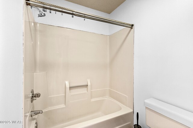 800 Heritage Dr, Lima, OH 45804 - full bath featuring bathtub / shower combination
