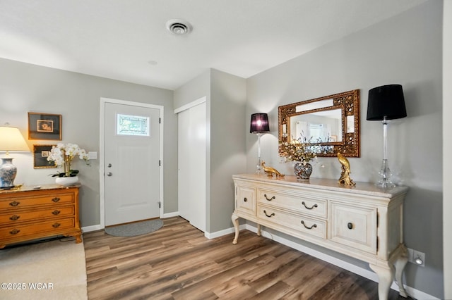 2101 Kimberly Dr, Lima, OH 45805 - entrance foyer with wood finished floors and baseboards