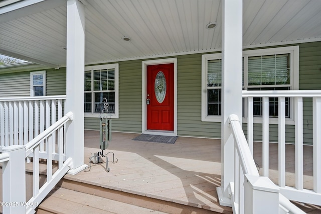 914 Howard St, Findlay, OH 45840 - property entrance with a porch