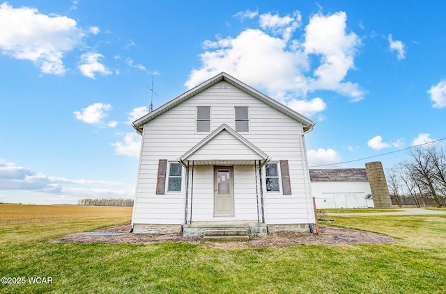 view of front of property with a front yard