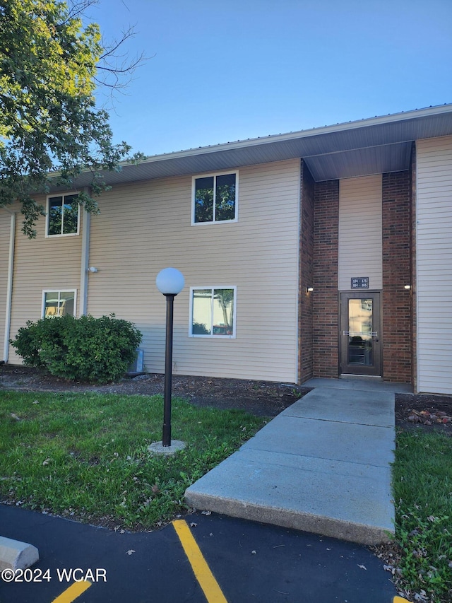 Listing photo 2 for 2275 N Cable Rd Unit 174, Lima OH 45807