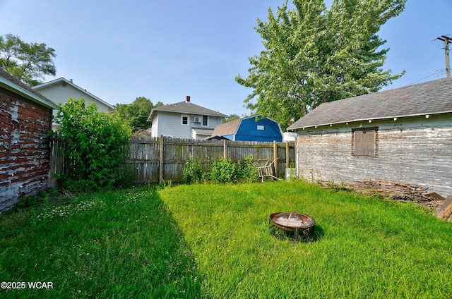 608 W Grand Ave, Lima, OH 45801 - view of yard featuring an outdoor fire pit
