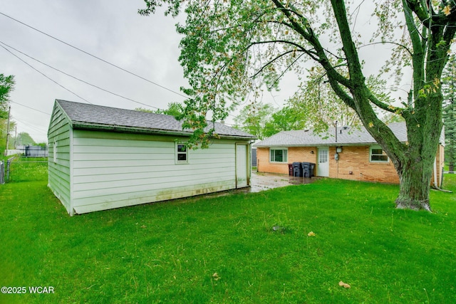 1153 Bahama Dr, Lima, OH 45801 - back of property with a yard and fence