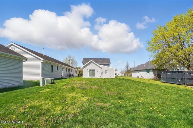 118 S Wagner Ave, Wapakoneta, OH 45895 - view of yard