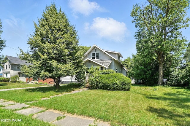 513 Gordon Ave, Van Wert, OH 45891 - obstructed view of property with a front yard