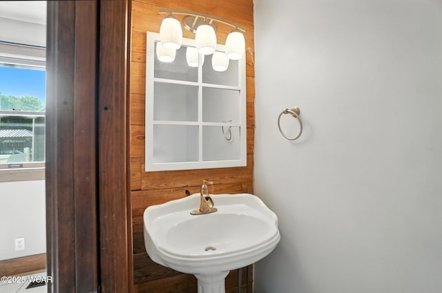 1574 Oakland Pkwy, Lima, OH 45805 - bathroom featuring a sink