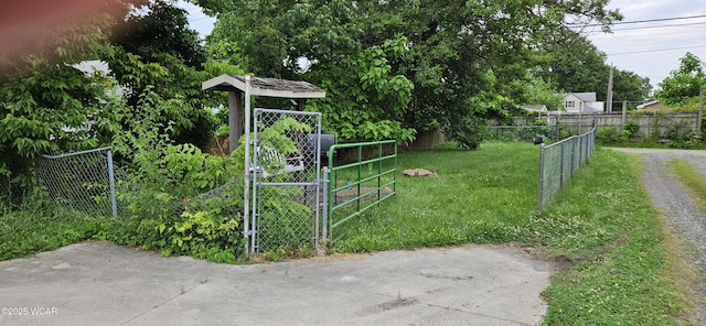 820 N Main St, Lima, OH 45801 - view of gate