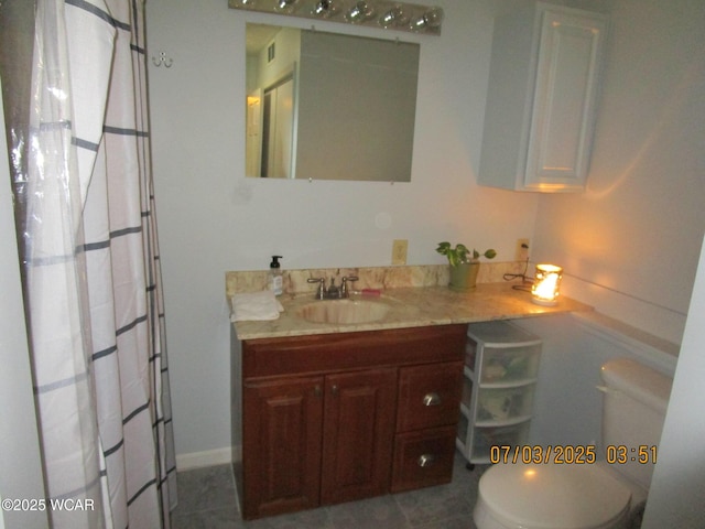 514 S Wayne St, Kenton, OH 43326 - full bathroom with vanity and toilet
