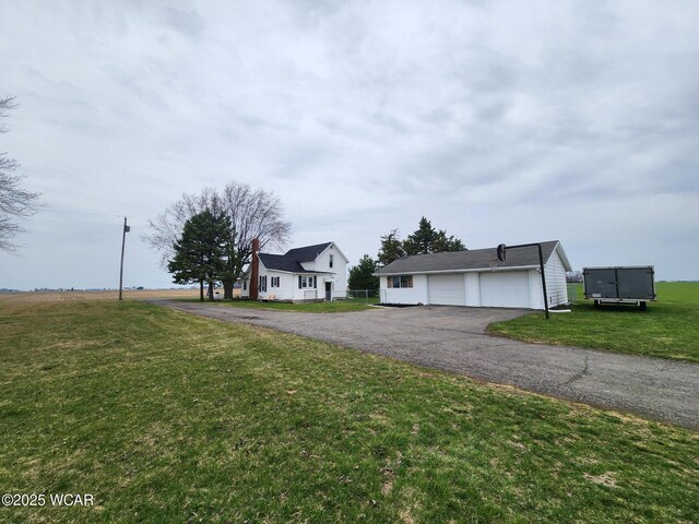 view of front facade with a front yard