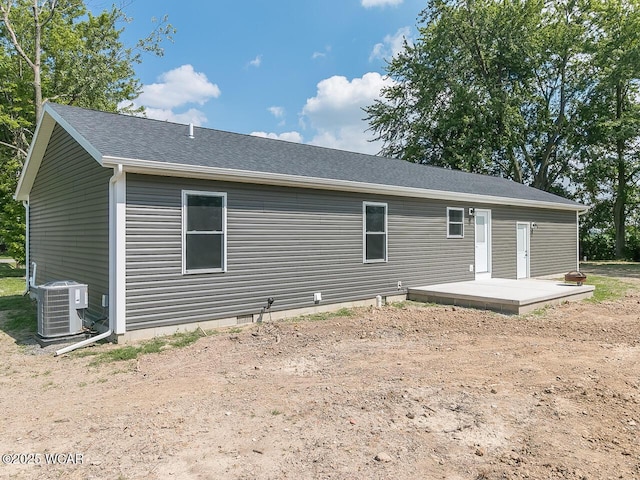 3232 Schooler Rd, Lima, OH 45806 - back of house featuring a shingled roof