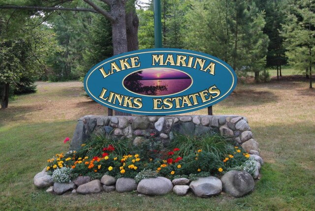 6076 Link Blvd, Indian River, MI 49749