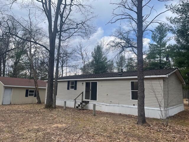 view of front of property featuring entry steps