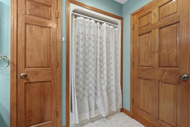 full bathroom featuring curtained shower