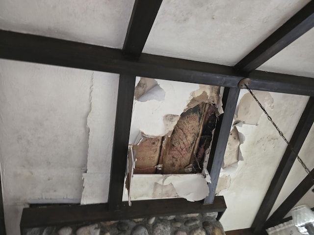 room details with beamed ceiling