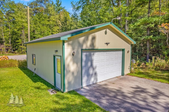 view of detached garage