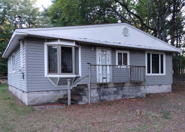 view of front of property with metal roof