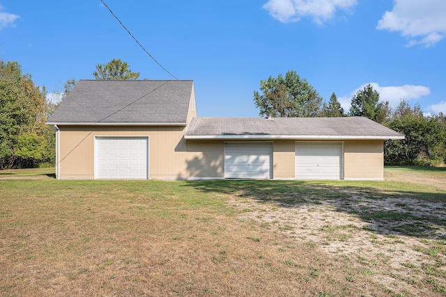 view of detached garage