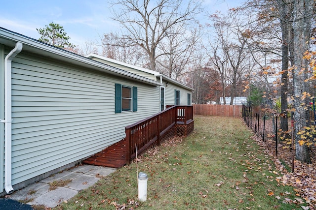 4963 Eastway Dr, Indian River, MI 49749 - view of yard featuring fence