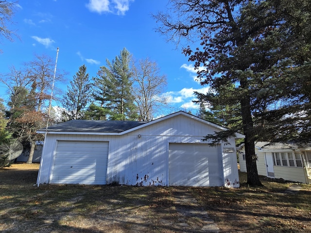 view of detached garage