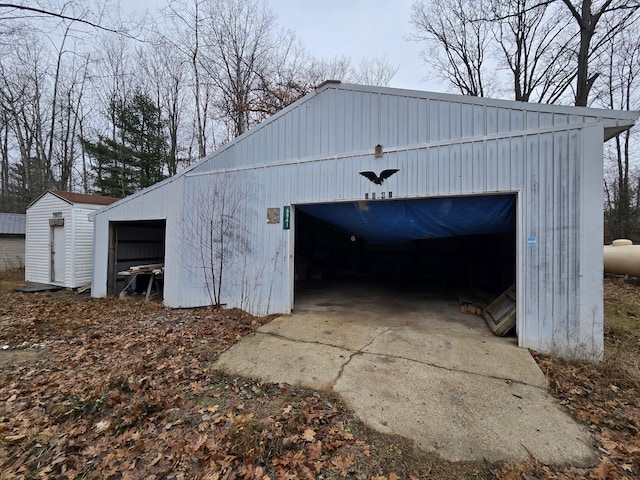 view of detached garage