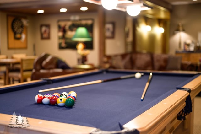 rec room featuring pool table