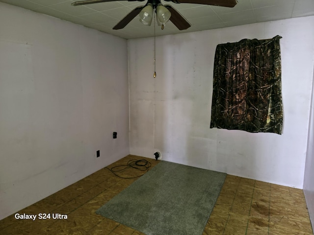 unfurnished room featuring ceiling fan