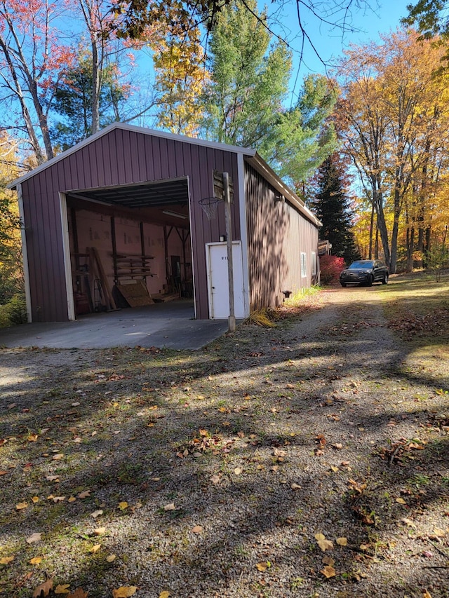 view of detached garage