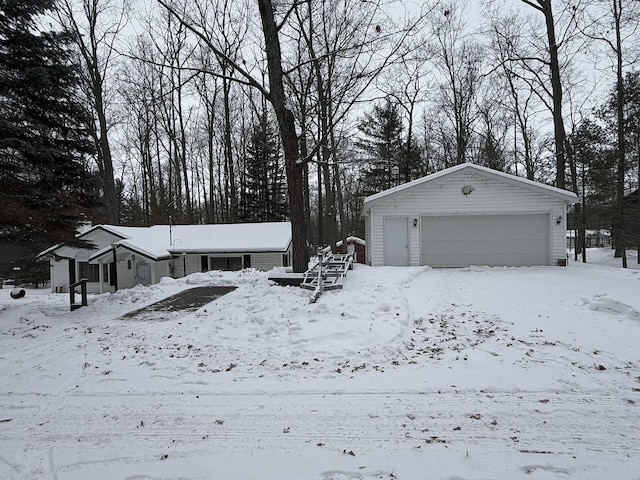 432 Chickasaw St, Roscommon, MI 48653