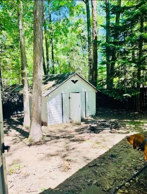 432 Chickasaw St, Roscommon, MI 48653