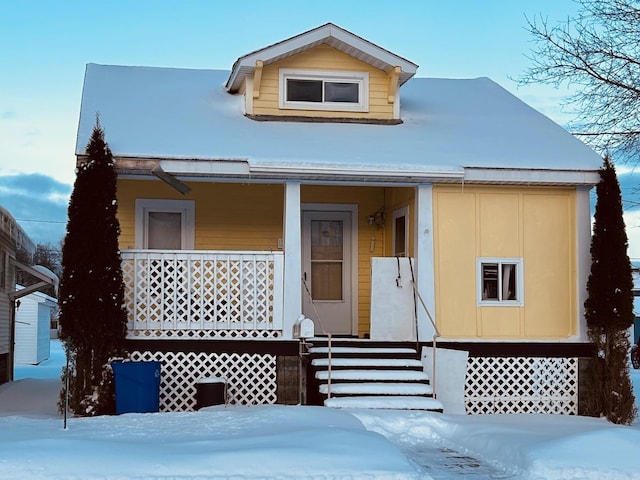 view of front of house with covered porch