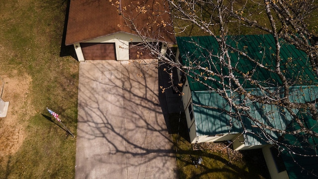 3222 E Houghton Lake Dr, Houghton Lake, MI 48629 - exterior view