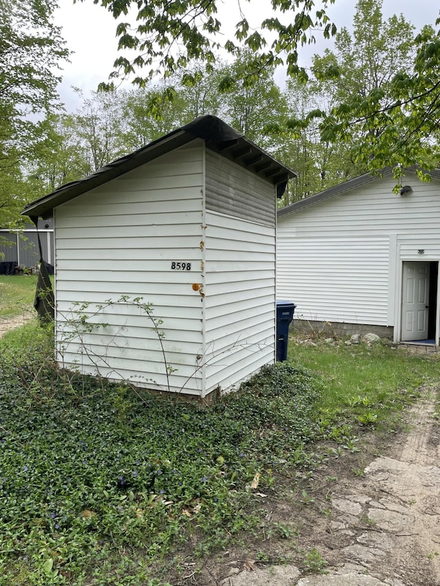 8598 N Sherman Rd, Frederic, MI 49733 - view of outbuilding