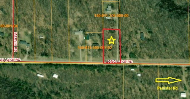 4231 Long Lake Rd, Cheboygan, MI 49721 - aerial map of property and surrounding area featuring property boundaries highlighted