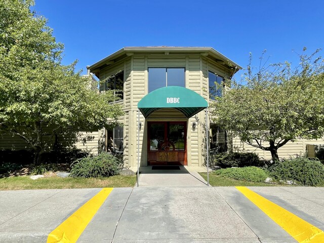 223 Boat Club Dr, Cheboygan, MI 49721