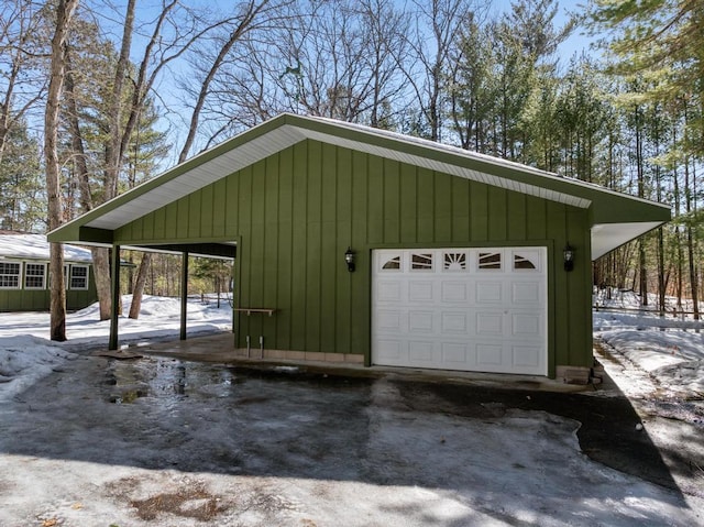 garage featuring a garage