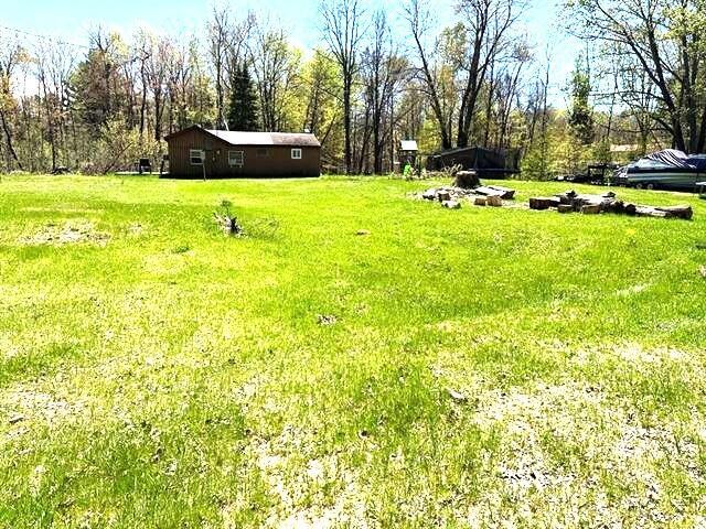 Listing photo 3 for 11978 Long Lake Rd, Gladwin MI 48624