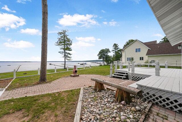 8530 W Higgins Lake Dr, Roscommon, MI 48653
