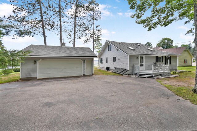 8530 W Higgins Lake Dr, Roscommon, MI 48653