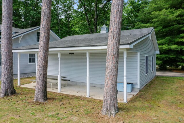 8530 W Higgins Lake Dr, Roscommon, MI 48653
