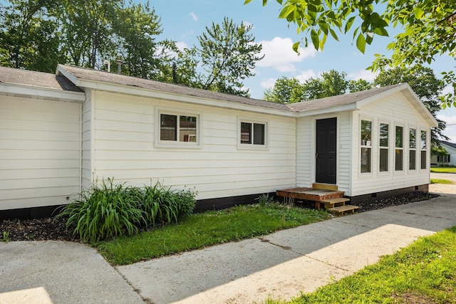 12320 E Houghton Lake Dr, Houghton Lake, MI 48629 - single story home with crawl space