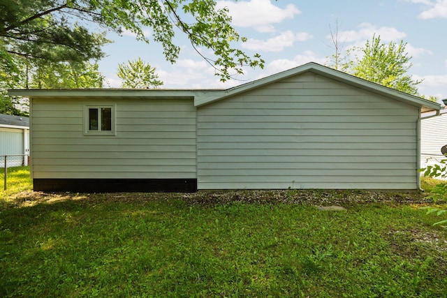12320 E Houghton Lake Dr, Houghton Lake, MI 48629 - view of side of property