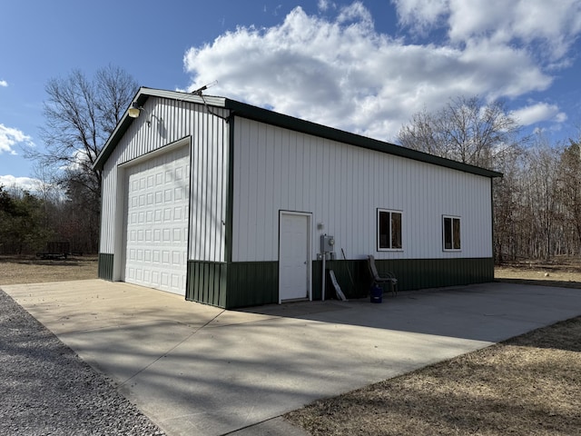 view of outdoor structure with an outdoor structure