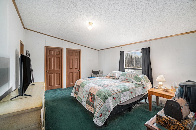 1580 Bancroft St, Cheboygan, MI 49721 - bedroom featuring lofted ceiling, carpet, a textured ceiling, and crown molding