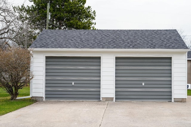 view of detached garage
