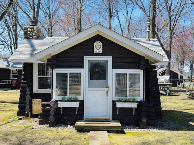 view of outdoor structure with an outbuilding