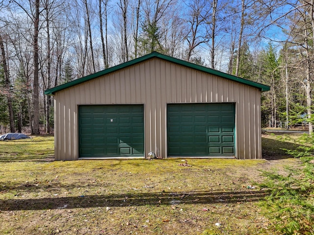 321 Greenleaf Dr, Houghton Lake, MI 48629 - view of detached garage