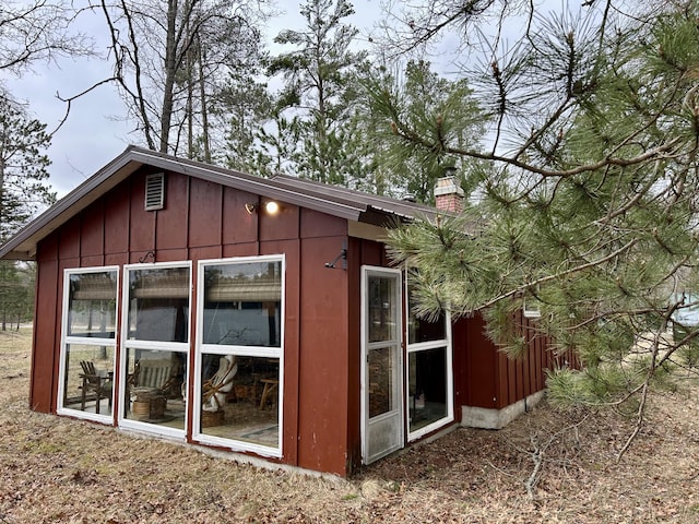 view of outbuilding