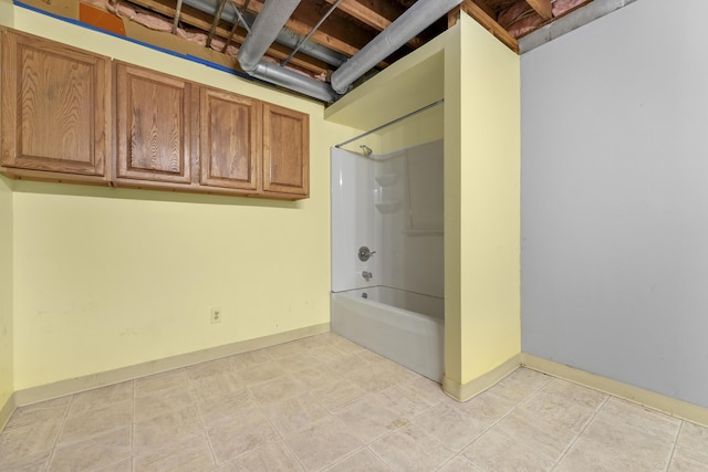 207 Cindy Ave, Roscommon, MI 48653 - full bath featuring shower / tub combination and baseboards